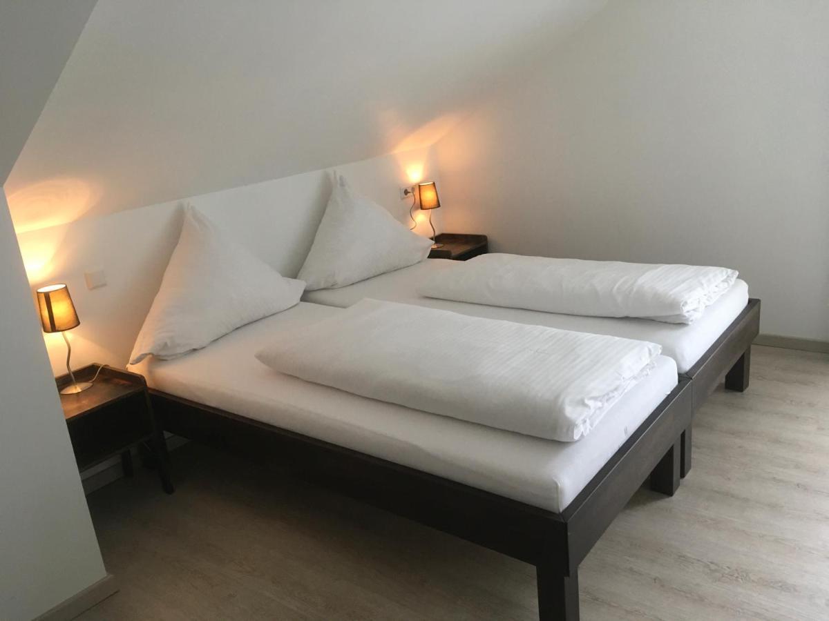 Hotel-Pension Zum Paradies Willingen  Esterno foto