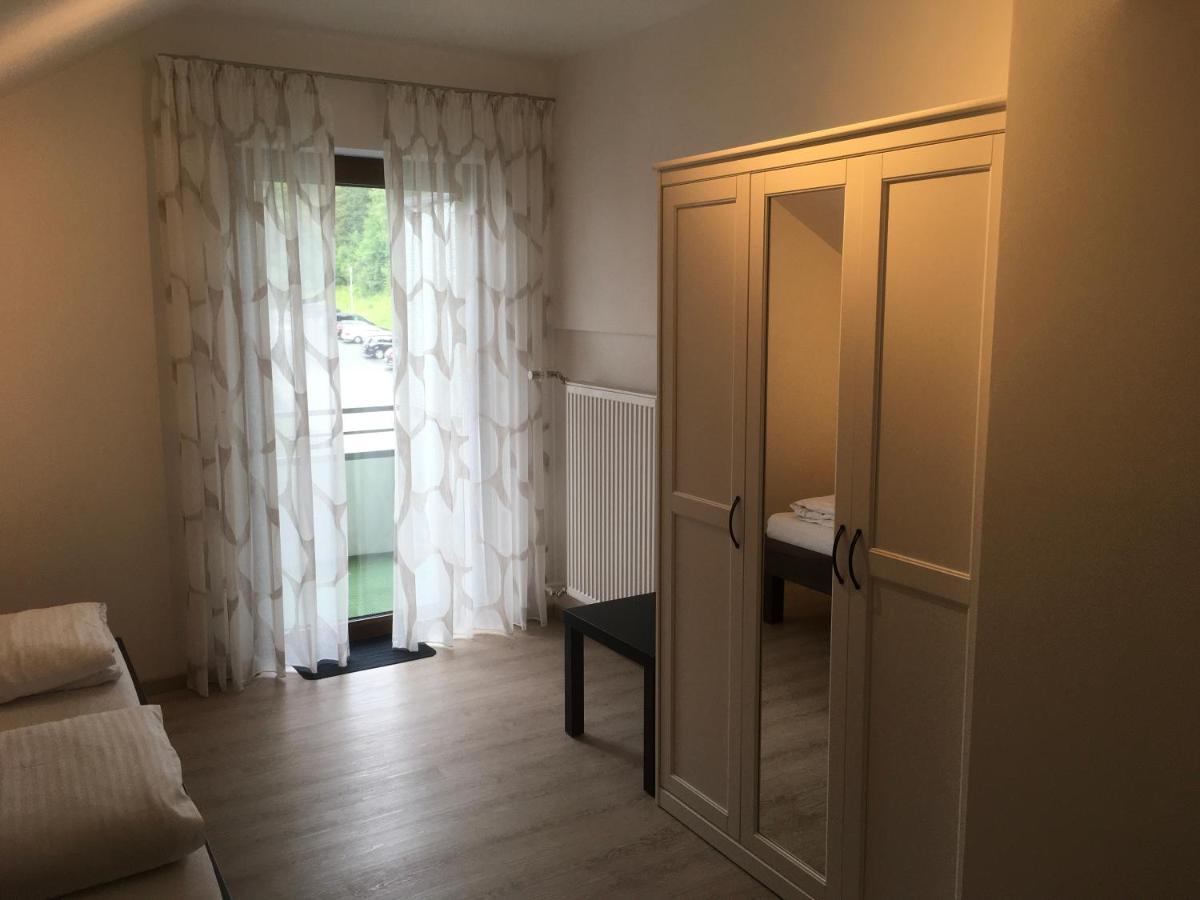 Hotel-Pension Zum Paradies Willingen  Esterno foto