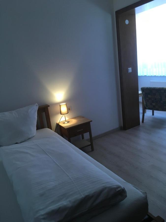 Hotel-Pension Zum Paradies Willingen  Esterno foto