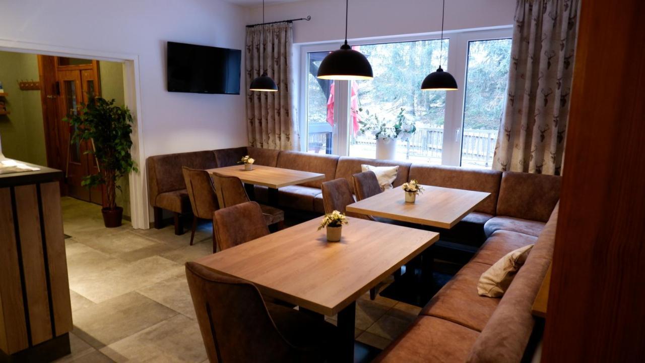 Hotel-Pension Zum Paradies Willingen  Esterno foto