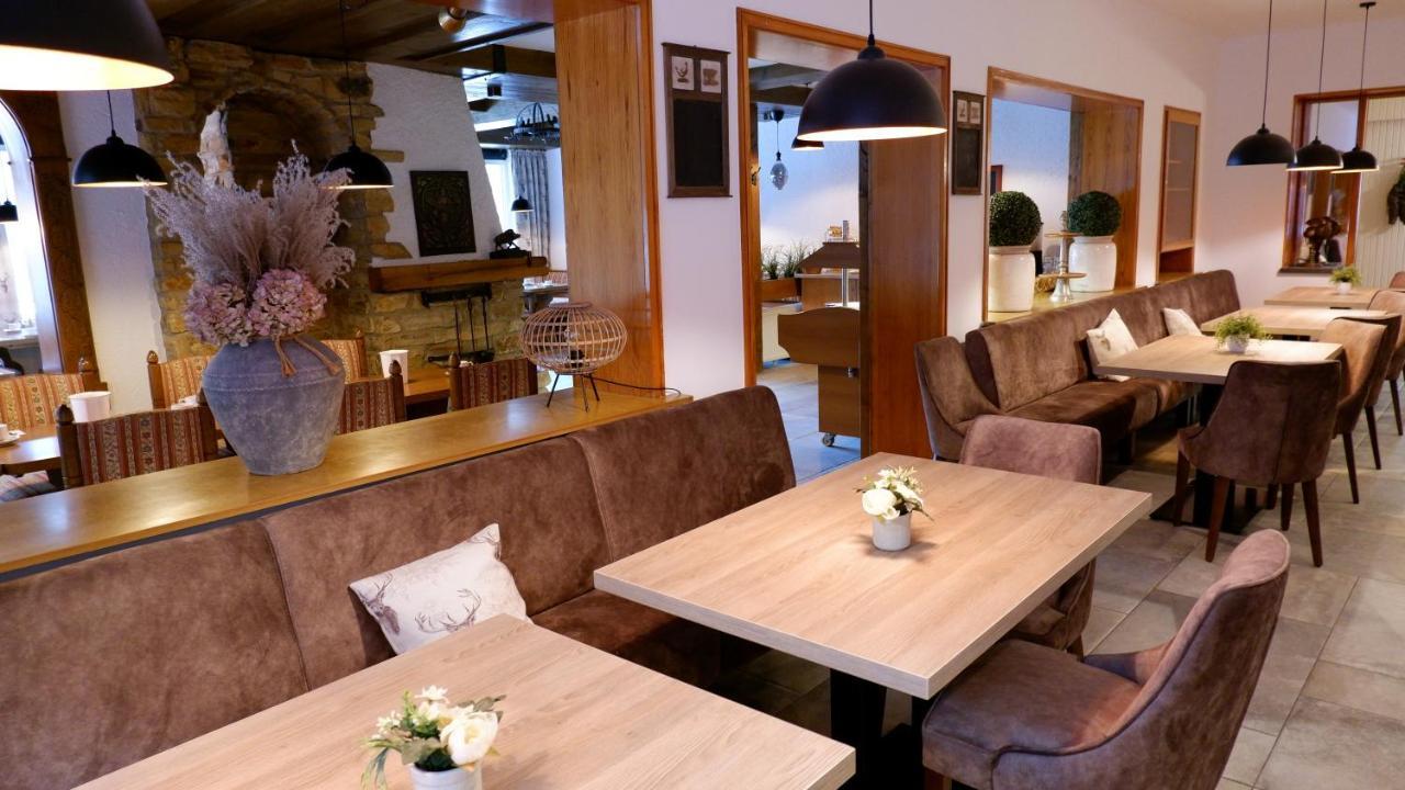 Hotel-Pension Zum Paradies Willingen  Esterno foto