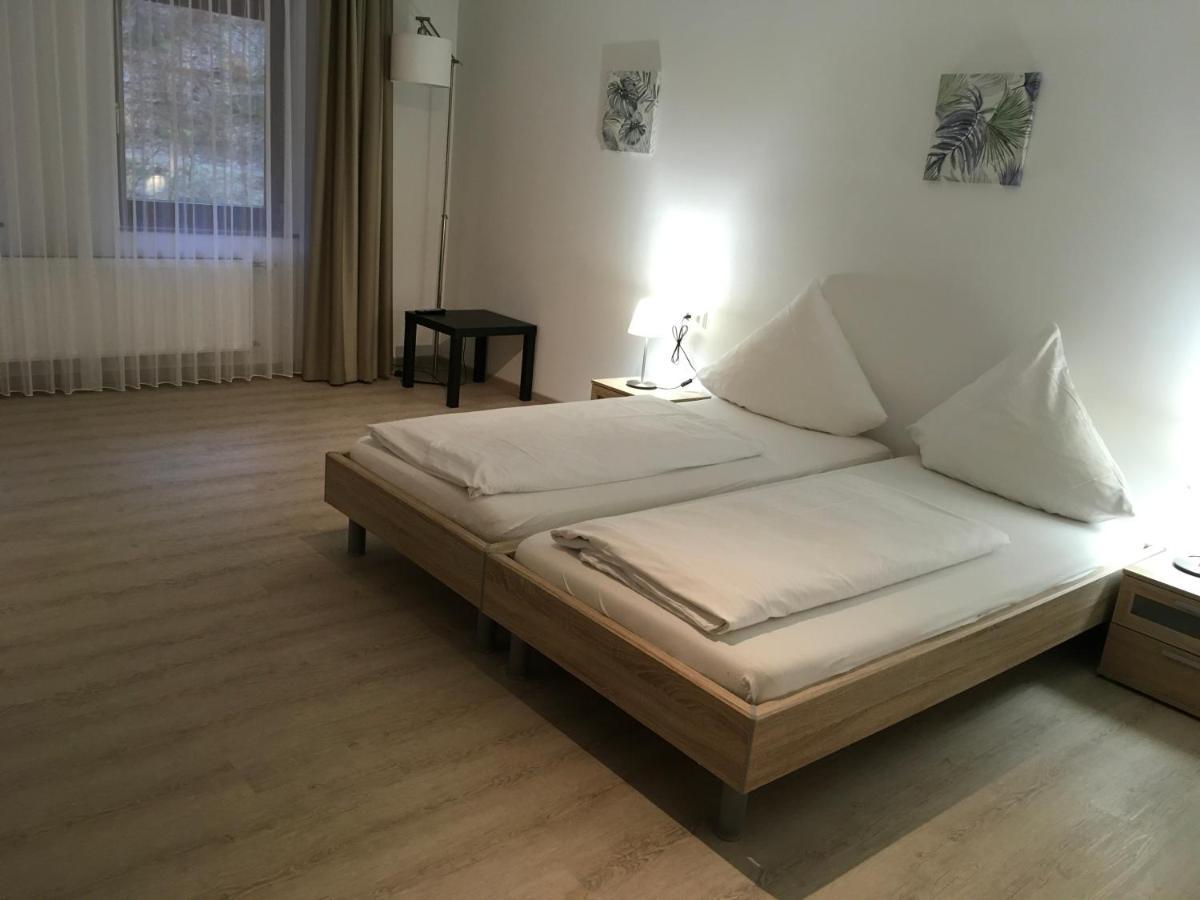 Hotel-Pension Zum Paradies Willingen  Esterno foto