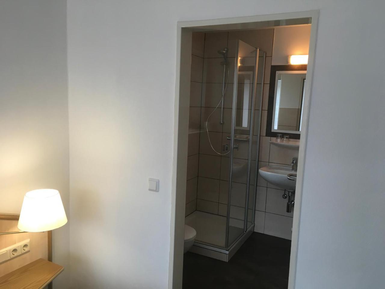 Hotel-Pension Zum Paradies Willingen  Esterno foto